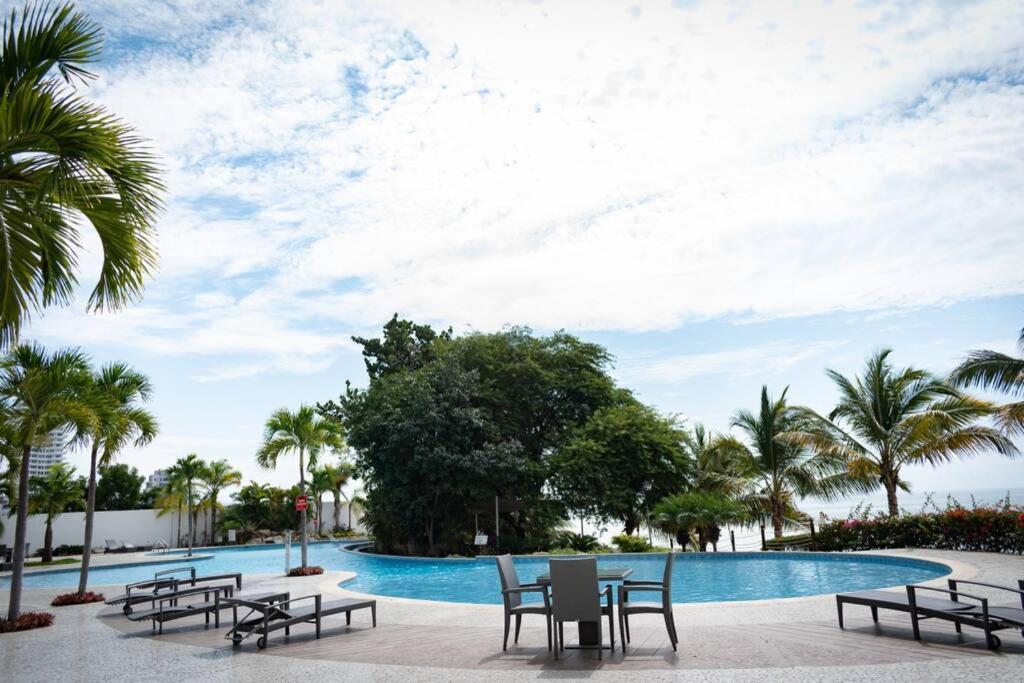 Lujoso y Cómodo Departamento con playa 2 piscinas cancha de tenis jacuzzi seguridad 24 horas Manta Exterior foto